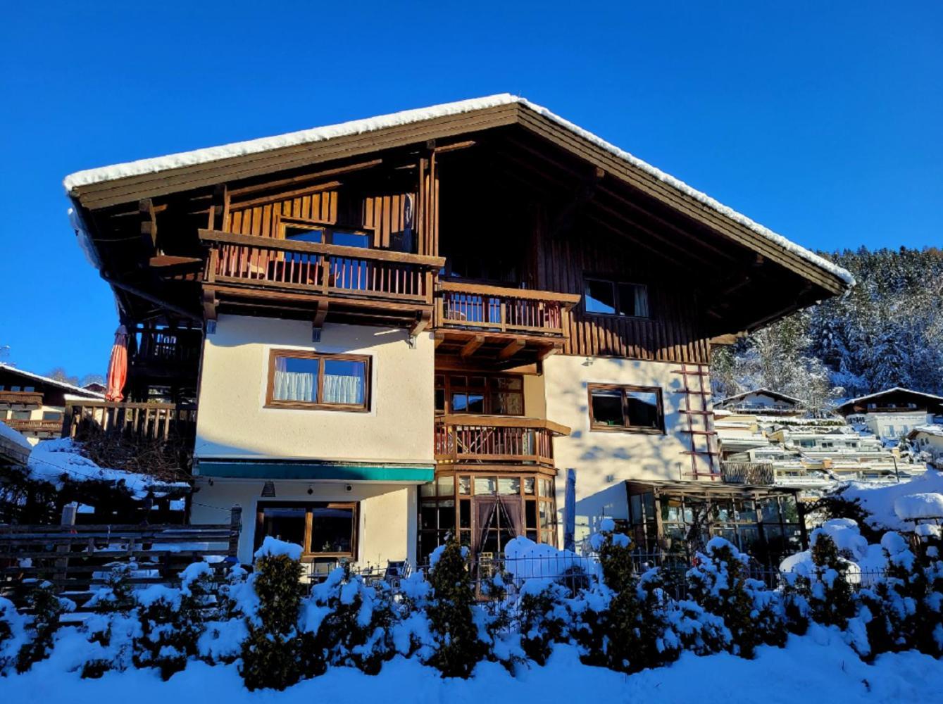 Appartementhaus Hollaus * Zell am See